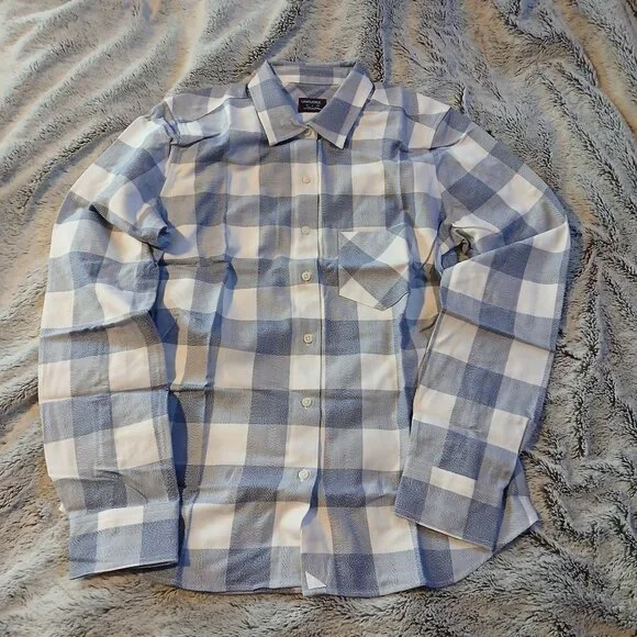 Untuckit Women's Blue and White Plaid Long Sleeve Button Down Shirt SZ… - Picture 1 of 7
